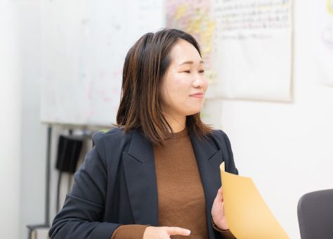 優しい笑顔の社員